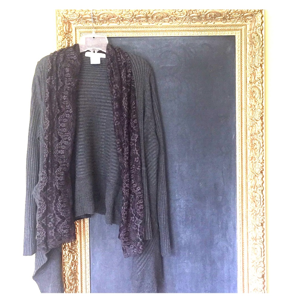 Gray Lace Trimmed Swing Style Lightweight Sweater